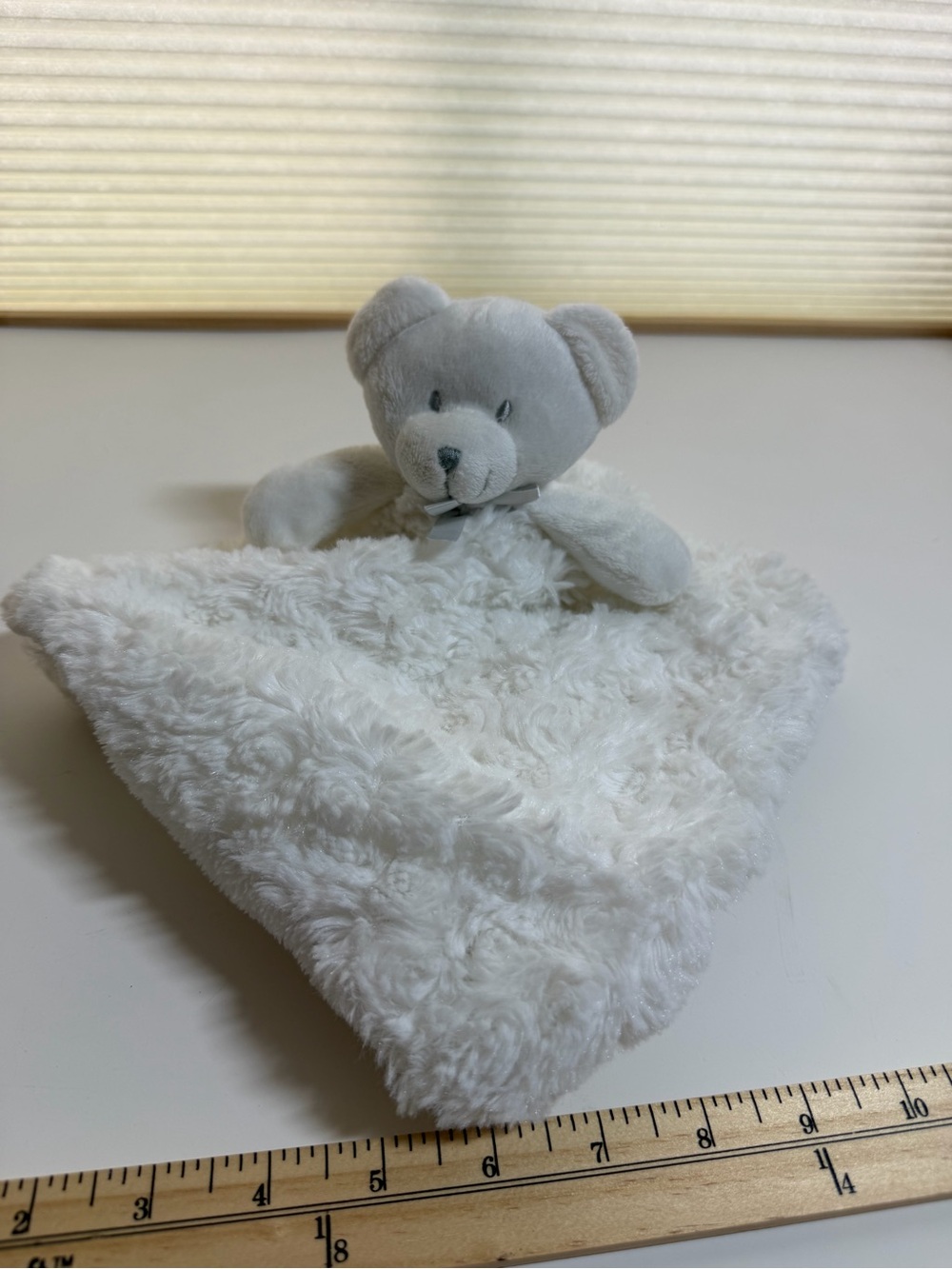blankets & beyond Plush White Baby Lovey